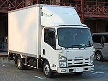 ISUZU_6th-White_Box_truck