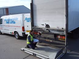 back side of 10 ton truck with white colour